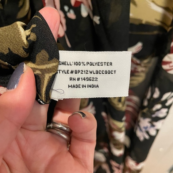 NWOT Walter Baker Tulum CAFTAN Black with Florals One Size fits most - Picture 5 of 8